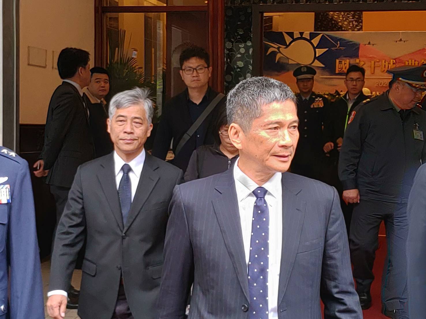 Minister Lee mourns victims of Black Hawk chopper crash