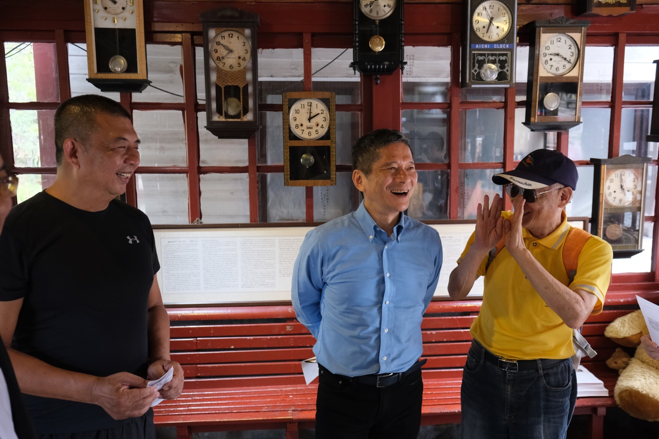 HAC Minister Lee visited train stations of the Neiwan Line for amazing installation pieces -2