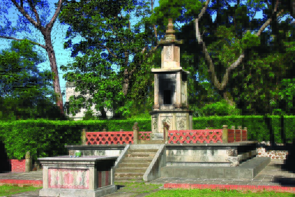 Longtan Shengji Pavilion